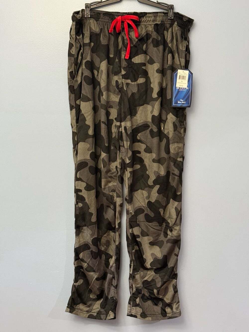 Bottoms Out Men's Printed Mink Fleece Pants - Black Camo